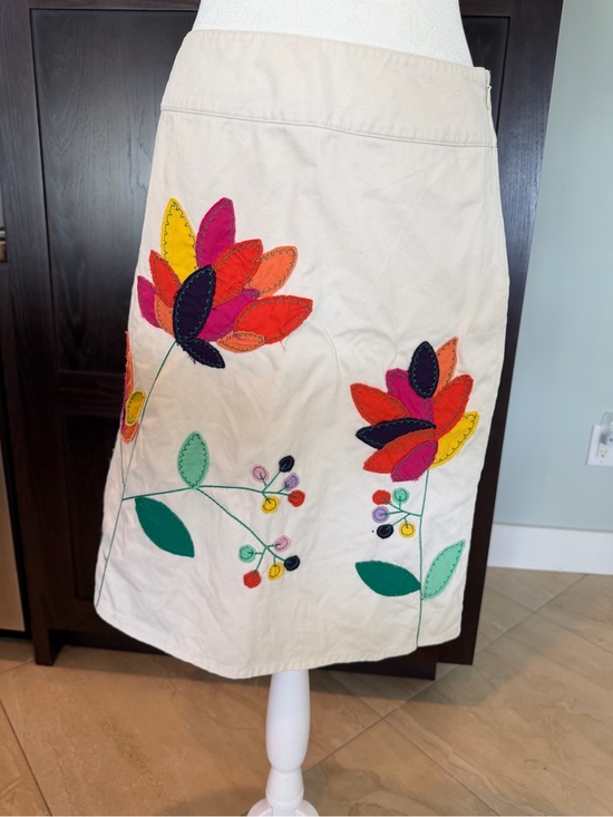 Boden Dresses & Skirts - Women's Cream Embroidered Floral Skirt